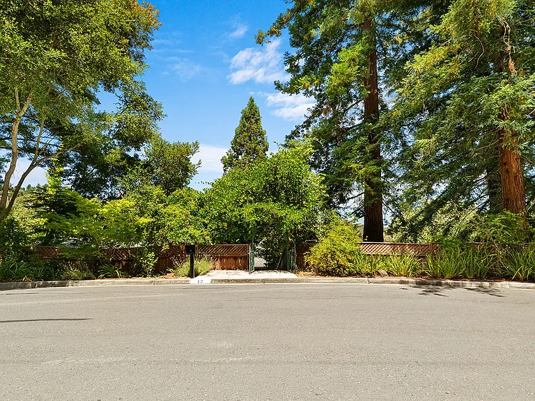 12 White Oak Dr — Photo 61