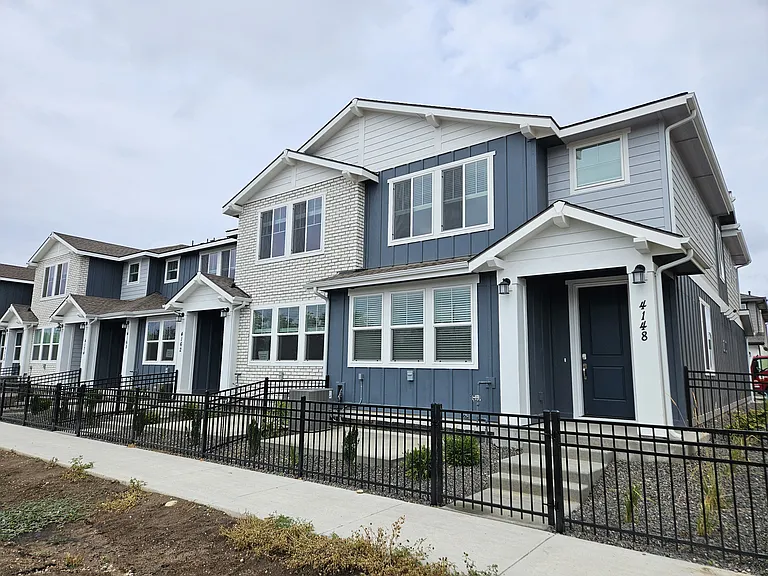 4148 W Perspective St — Photo 2