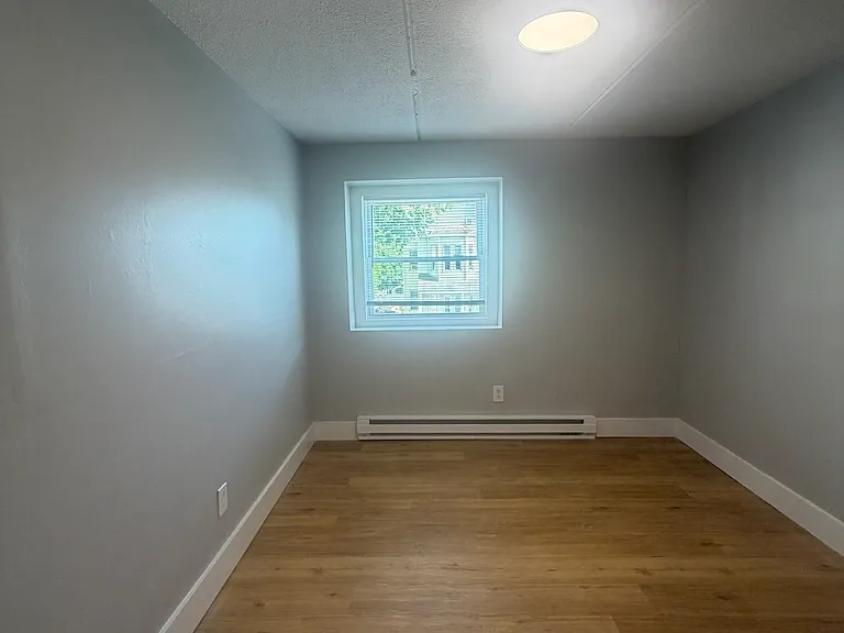 89 Woodrow Avenue — Photo 4