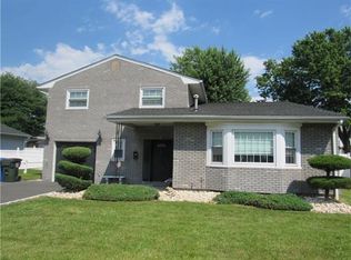 286 Rosewood Ln, Port Reading, NJ 07064
