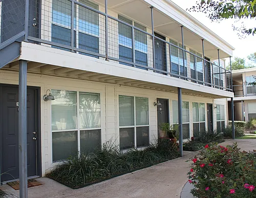 Carillon Apartments Photo 1