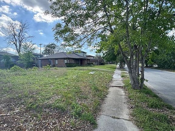5th image of 3418 Southmore Blvd