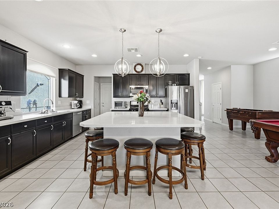 1st image of 10137 Herons Rise St