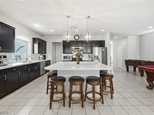10137 Herons Rise St, Las Vegas, NV 89141