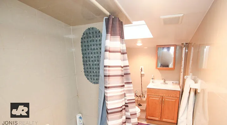 Rented by Jonis Realty | media 42