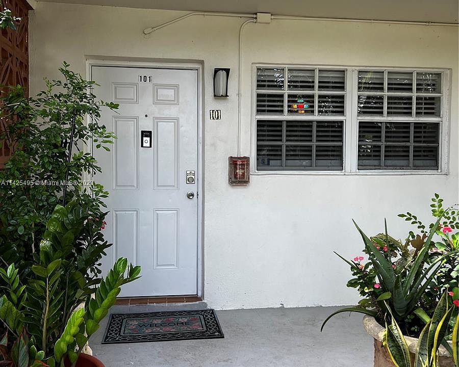 1st image of 1450 NE 170th St APT 101