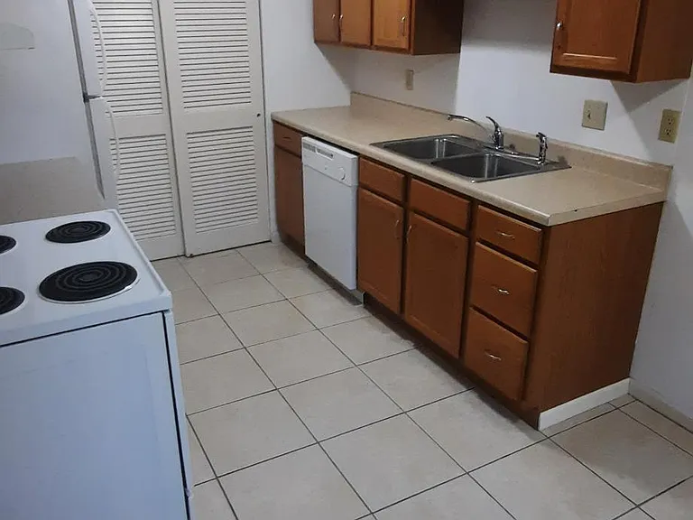 1419 Esic Dr #3 — Photo 3