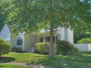 24 Swan Ln, Groton, CT 06355