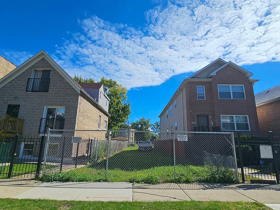 1st image of 833 N Ridgeway Ave