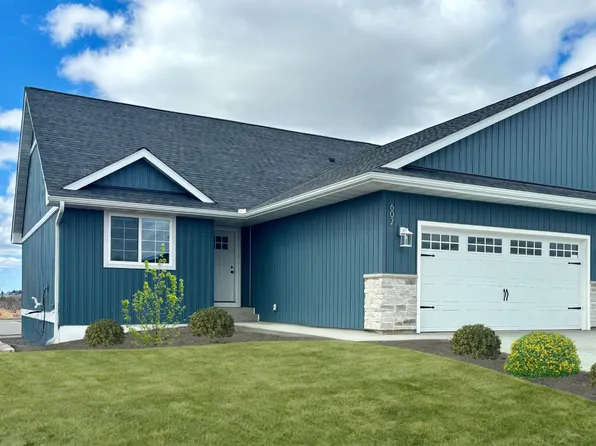 611 S Division St, Roberts, WI 54023