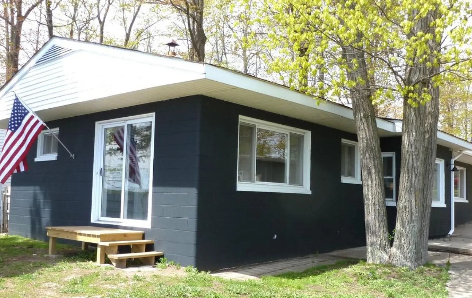 18559 Maple Dr — Photo 2