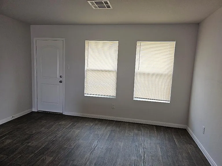 15118 Sorrento Bay Cir — Photo 11