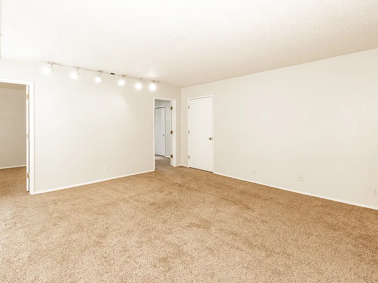Grandview Apartments — Photo 6