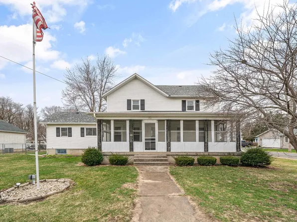 902 S Ottawa St, Earlville, IL 60518