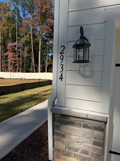 3 bed, 2006 sqft, $2,250 — Photo 4