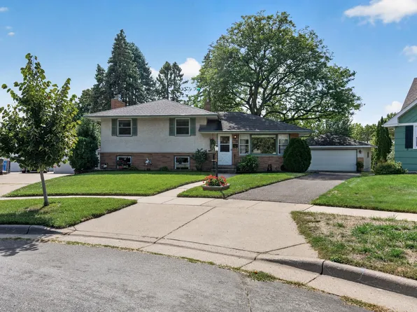 2220 Cardinal Pl, Saint Paul, MN 55119