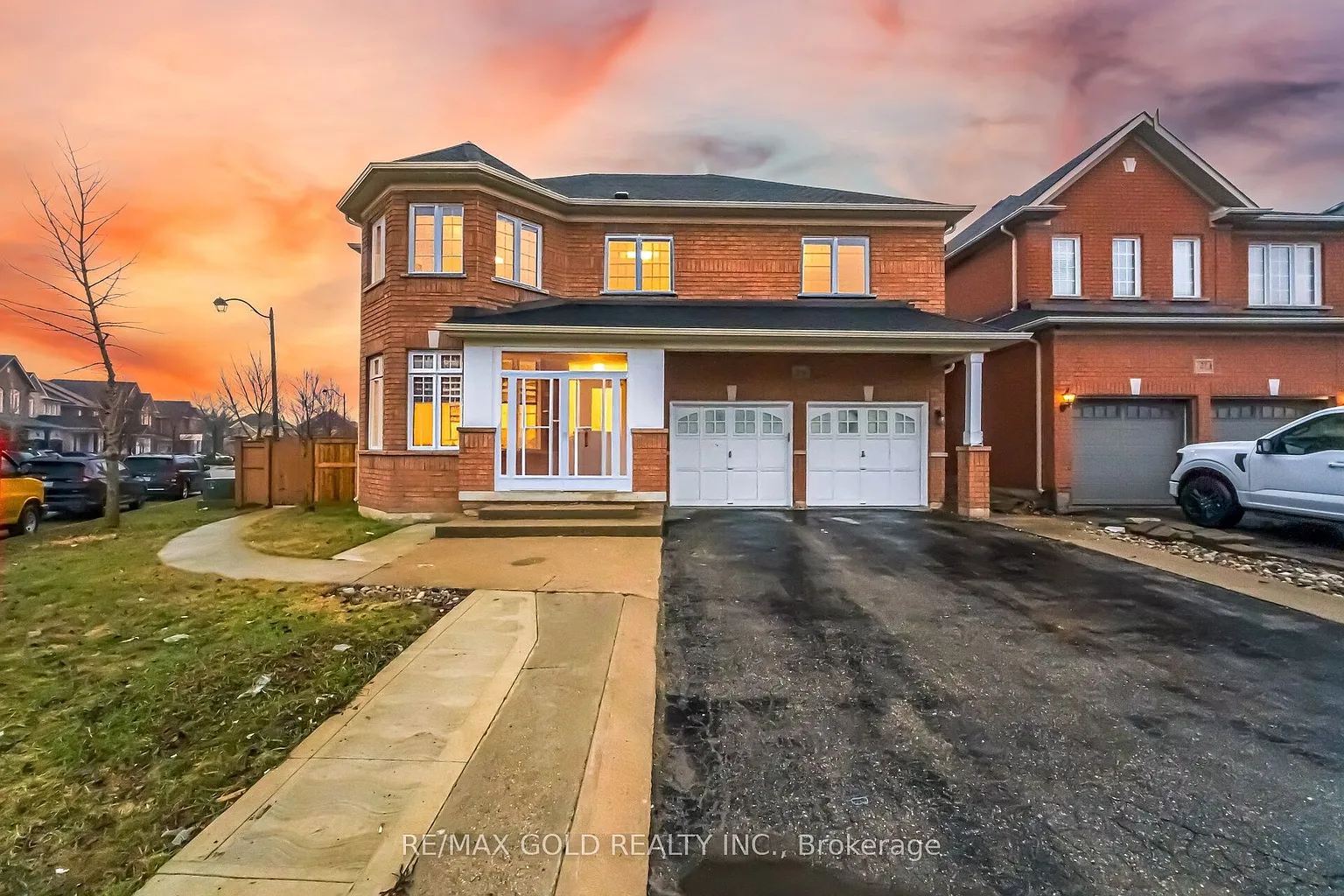 29 Laurentide Cres photo 1