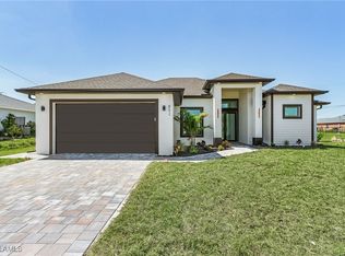 852 NE 6th Place Cpe, Coral, FL 33909