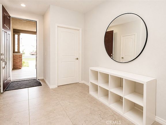 5th image of 2750 Kings Canyon Dr