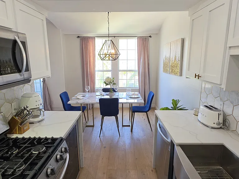 1076 S Orange Grove Ave #1 — Photo 12