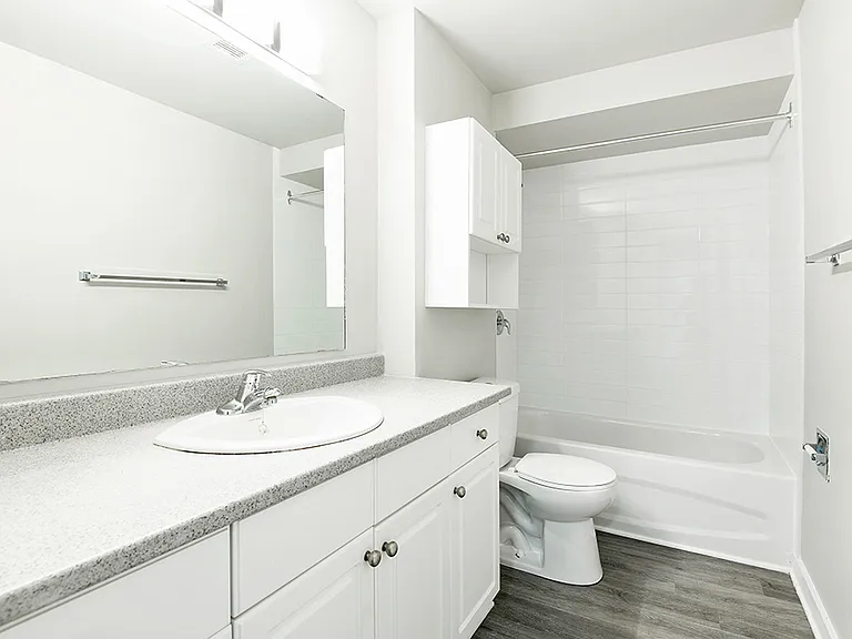 1343 Meadowlands Dr E — Photo 12
