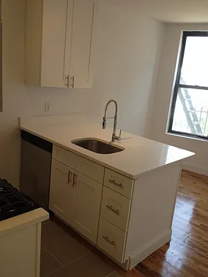 Rented by Sky Management | media 28