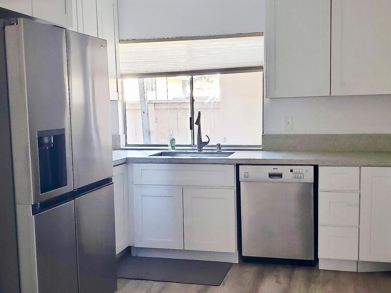 3 bed, 1.5 bath, 1264 sqft, $3,500 — Photo 2