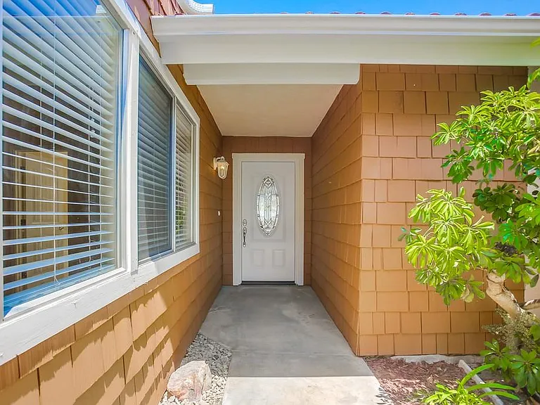 2634 Luciernaga St — Photo 12