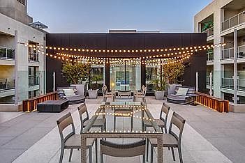 5th image of 1133 N La Brea Ave