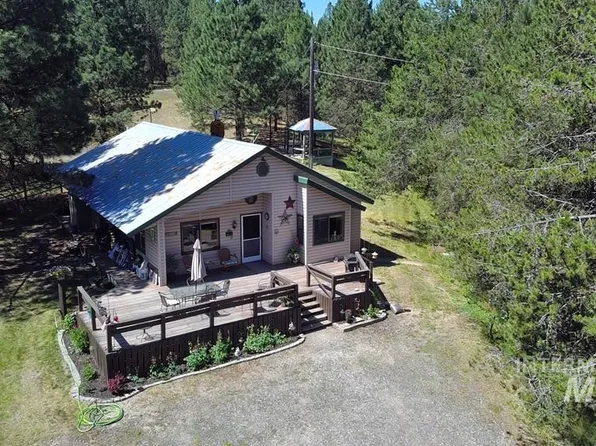 10525 Skunk Creek Rd, Cascade, ID 83611