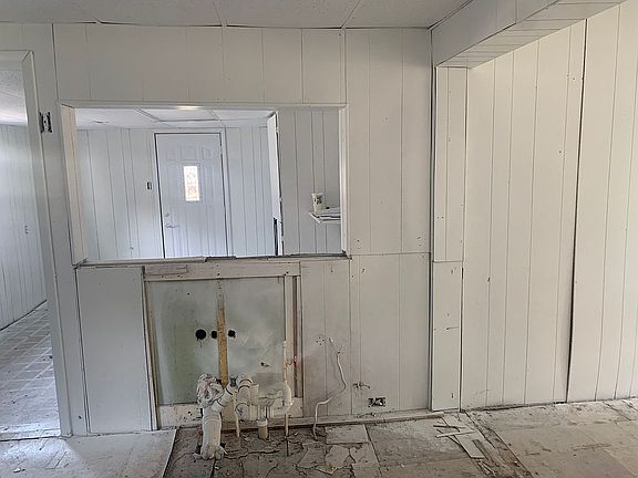 4th image of 435 Pine St