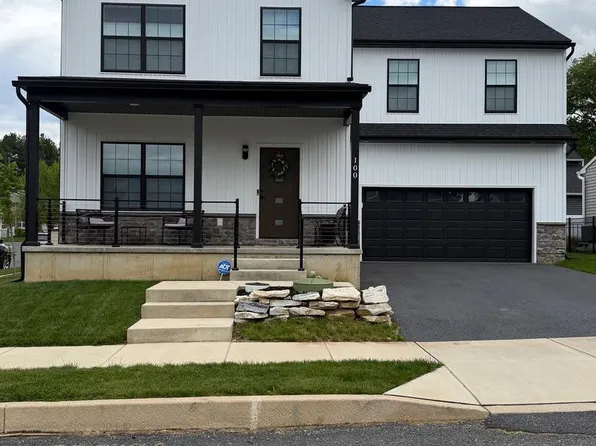 100 Meadows Bnd, Lititz, PA 17543