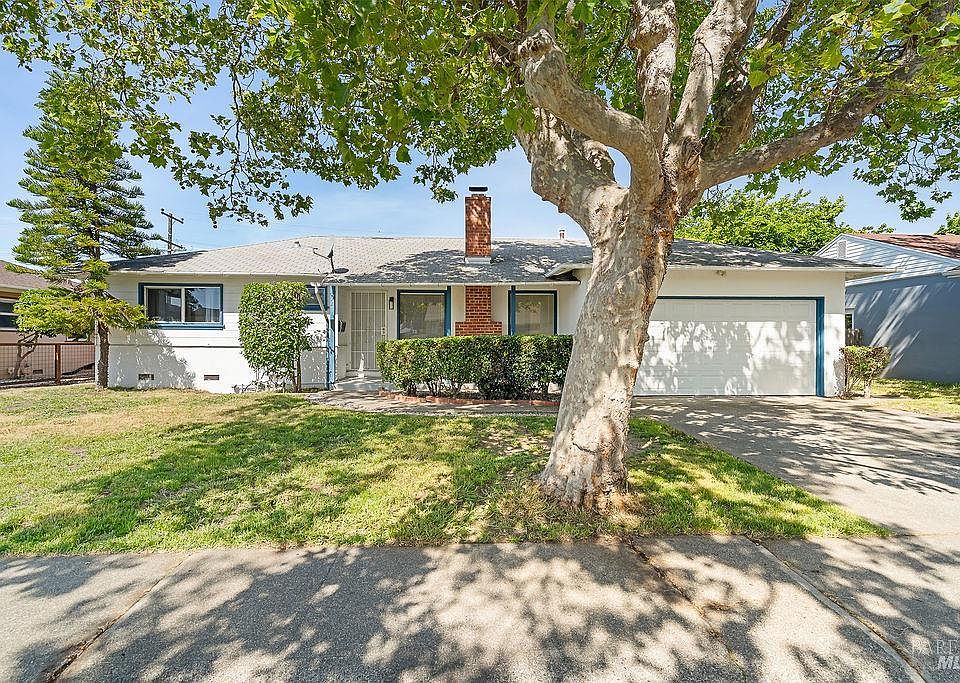 1st image of 741 Vervais Avenue