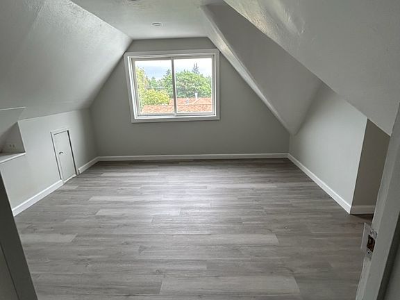 Upstairs 1 of 2 bedrooms