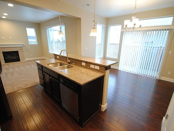 5th image of 10065 1st St NE