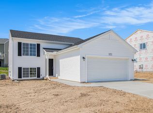 776 Saint Andrews Dr, Eaton Rapids, MI 48827