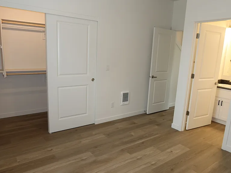 704 Elkins Way SE — Photo 9