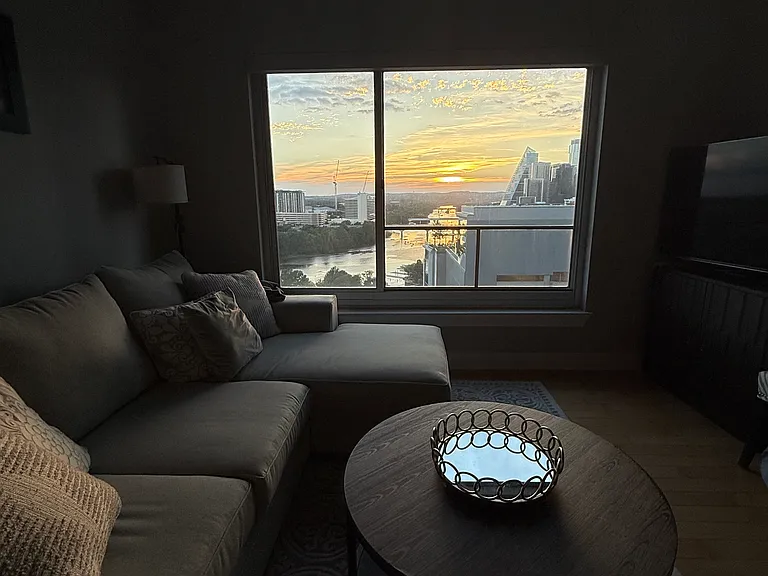 603 Davis St #1401 — Photo 2