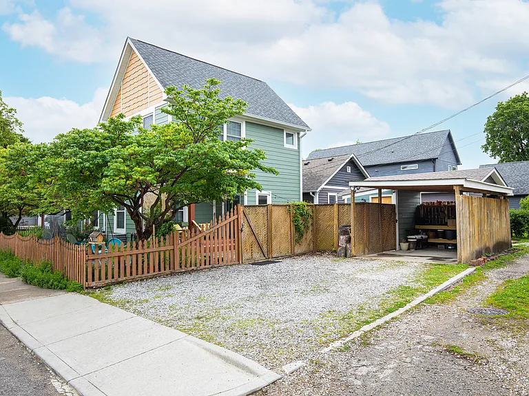 1502 Woodlawn Ave — Photo 66