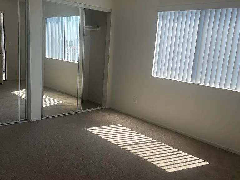 Del Mar — Photo 22