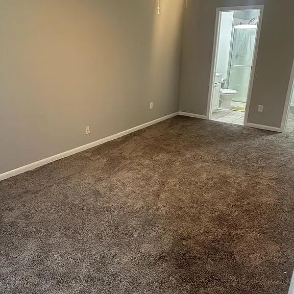 612 Yorkshire Ct — Photo 17
