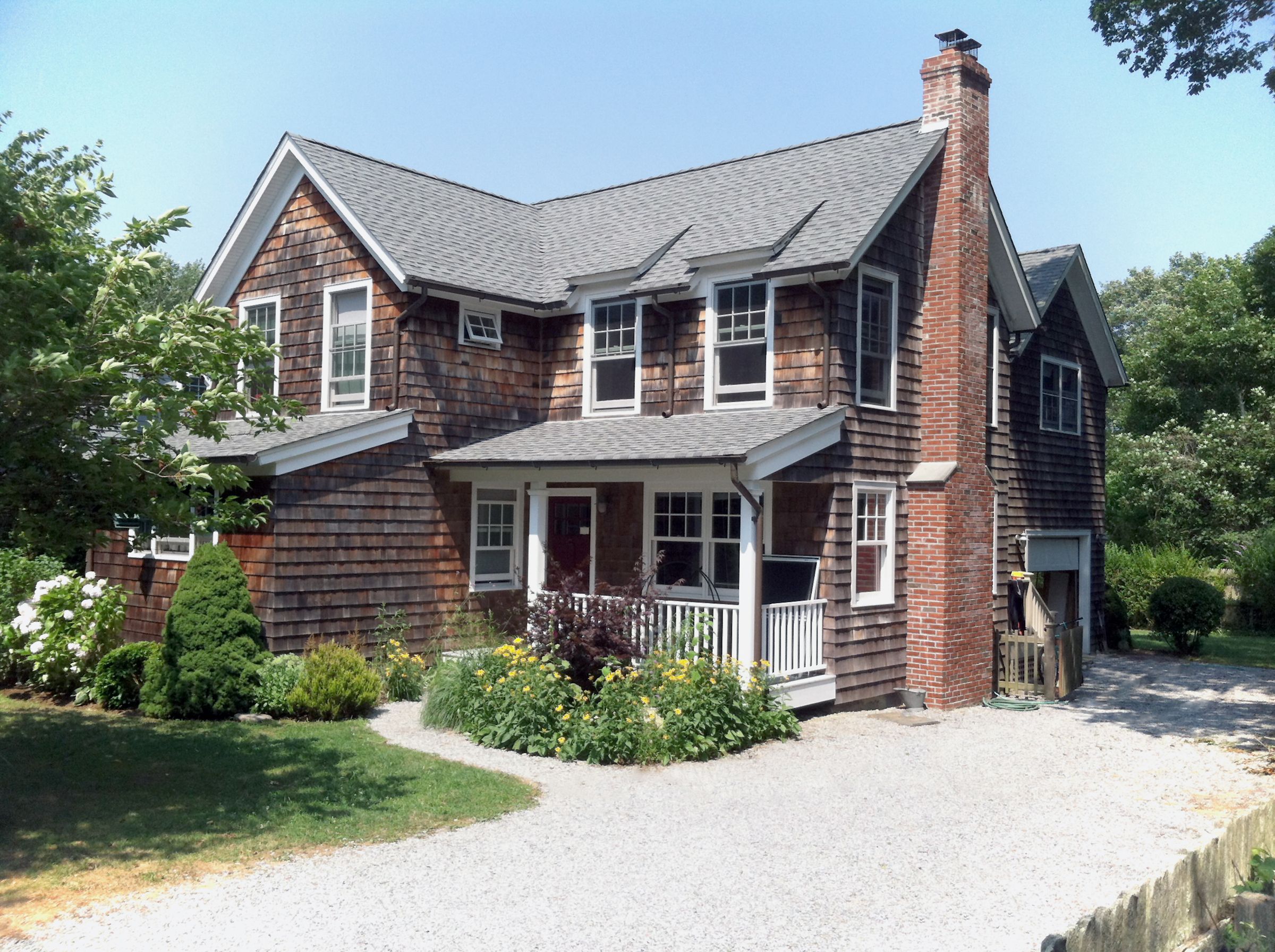 24 Dale St, Southampton, NY 11968 Out East