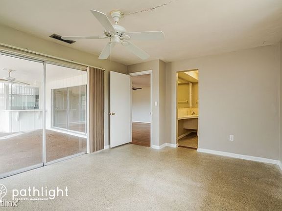 4th image of 2330 Woodland Blvd