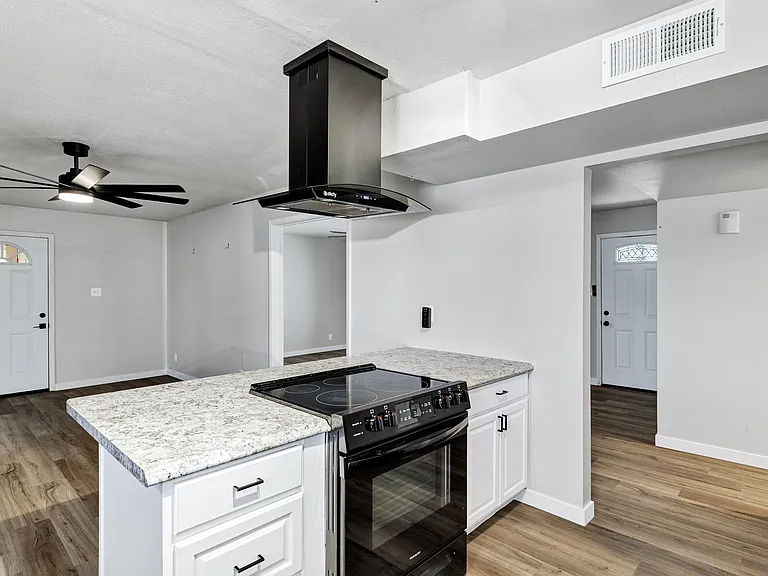 3702 W Tuckey Ln — Photo 12