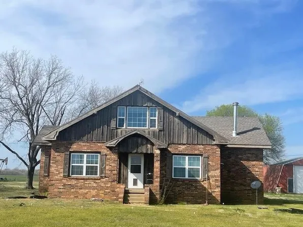 14370 W Brake Rd, Blackwell, OK 74631