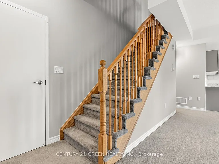 383 Dundas St E #76 — Photo 25