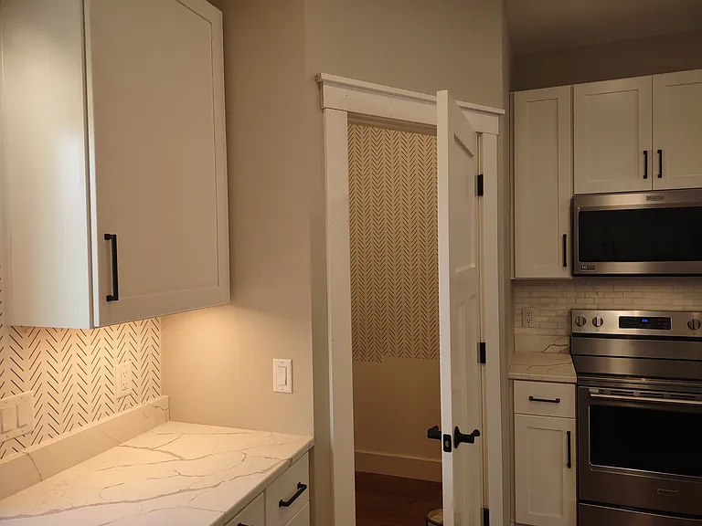 302 W Crawford Ave — Photo 10