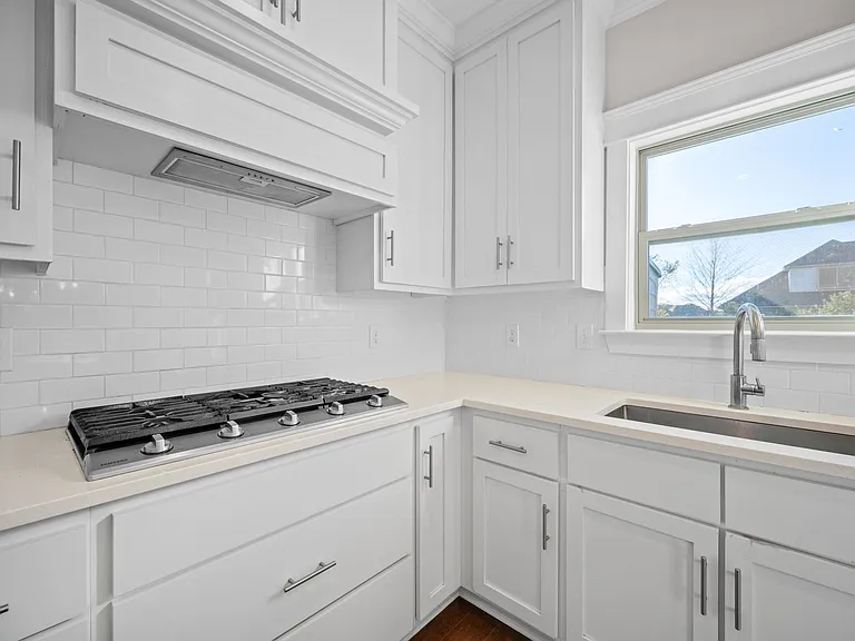 271 Hemlock Dr — Photo 17