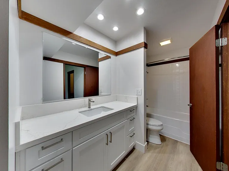Riverwood Apartments — Photo 74