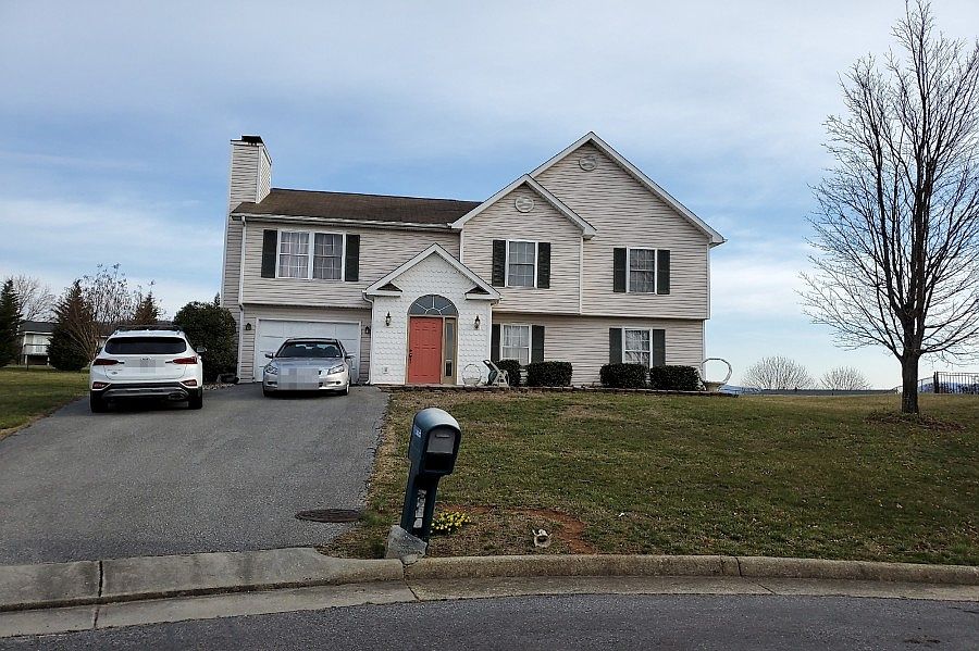 1st image of 4901 Orchard Park Dr